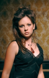 Photos de Mackenzie Rosman - Photoshoot John Sciulli HQ - 7